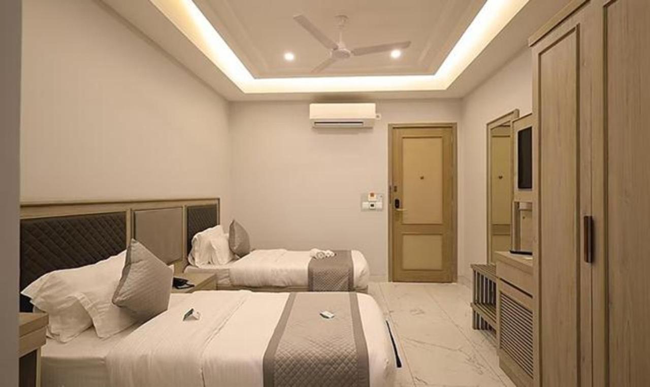 Fabhotel Prime Hampton By Ic'S Нойда Экстерьер фото