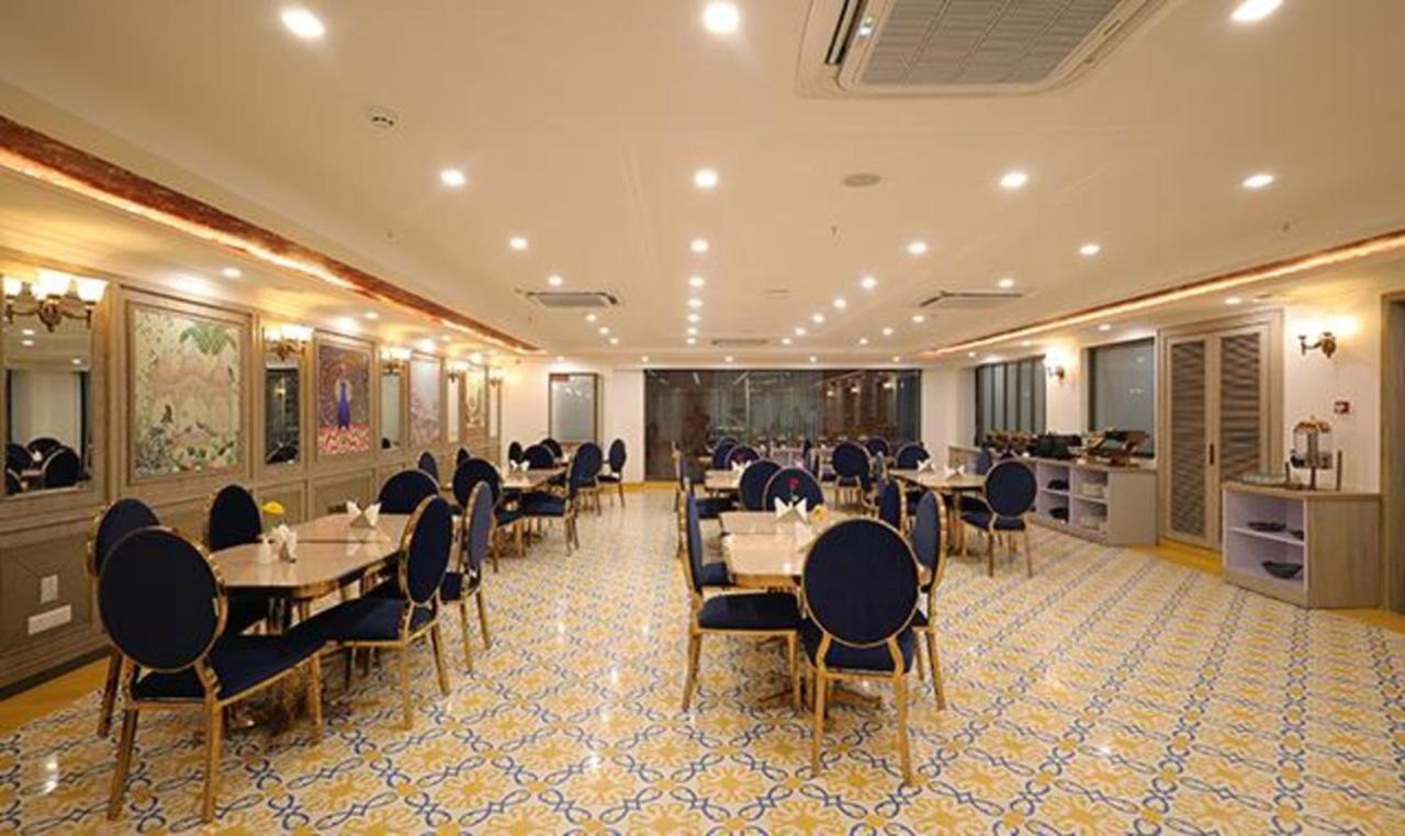 Fabhotel Prime Hampton By Ic'S Нойда Экстерьер фото